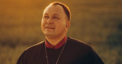 Популярність і духовне служіння: священник Олексій Філюк досягнув 1 млн вподобань на своїй сторінці у Facebook Популярність і духовне служіння: священник Олексій Філюк досягнув 1 млн вподобань на своїй сторінці у Facebook