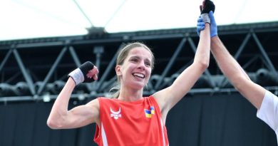 Руйнуючи стереотипи: історія 15-річної тернопільської боксерки Олександри Череватої (відео)