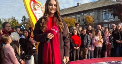 Солістка «Оркестри Волі» Тетяна Озерянець перемогла у «Караоке на майдані» в Тернополі
